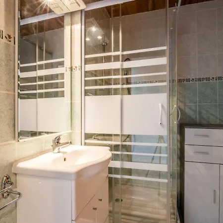 Aux Gets Pour 4 Avec Wifi, Parking Et Animaux Admis - Fr-1-671-110 Apartment